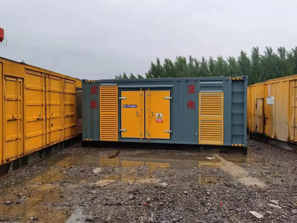 弓长岭柴油发电机如何判断干式空气滤清器是否需要更换？