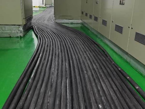 弓长岭如何根据理论计算公式计算温度对特定电压测量结果的影响？